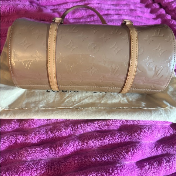 Louis Vuitton Monogram Vernis Bedford Bag
Authentic - Picture 13 of 17